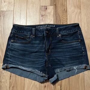 American Eagle Women’s size 10 shortie jean shorts